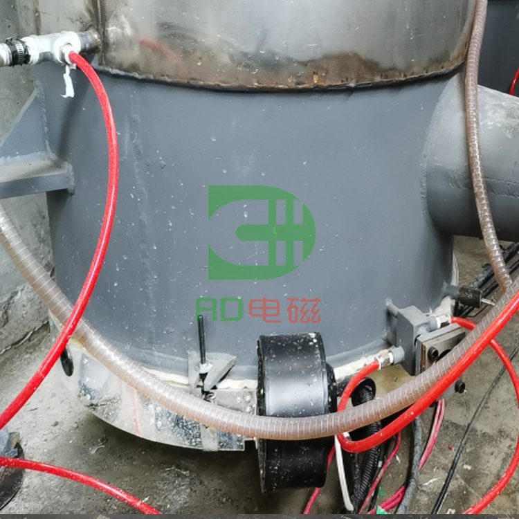 擴散泵電磁加熱器加熱現場(chǎng)020.jpg